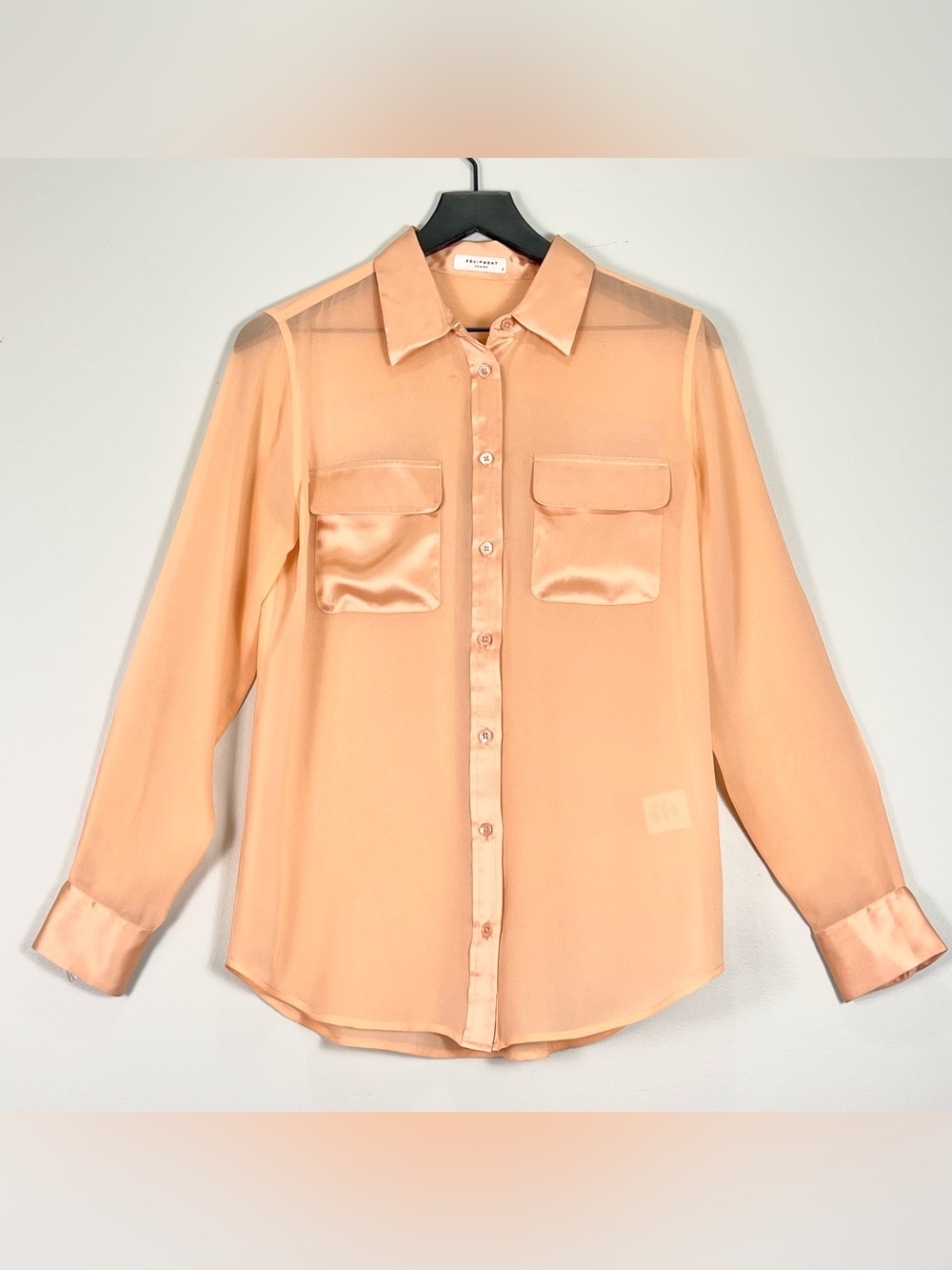 EQUIPMENT FEMME 100% Silk Blouse Semi Sheer Peach Satin Collar Pockets Sz Small